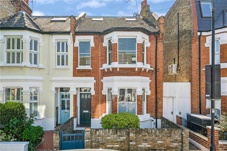 3 bedroom flat, Queensmill Road, London SW6 - Available