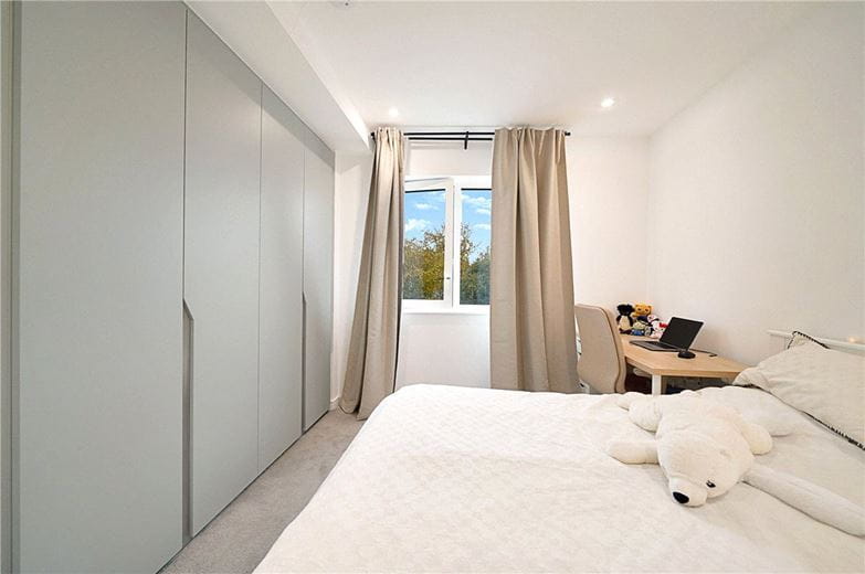 2 bedroom flat, Tierney Lane, London W6 - Available