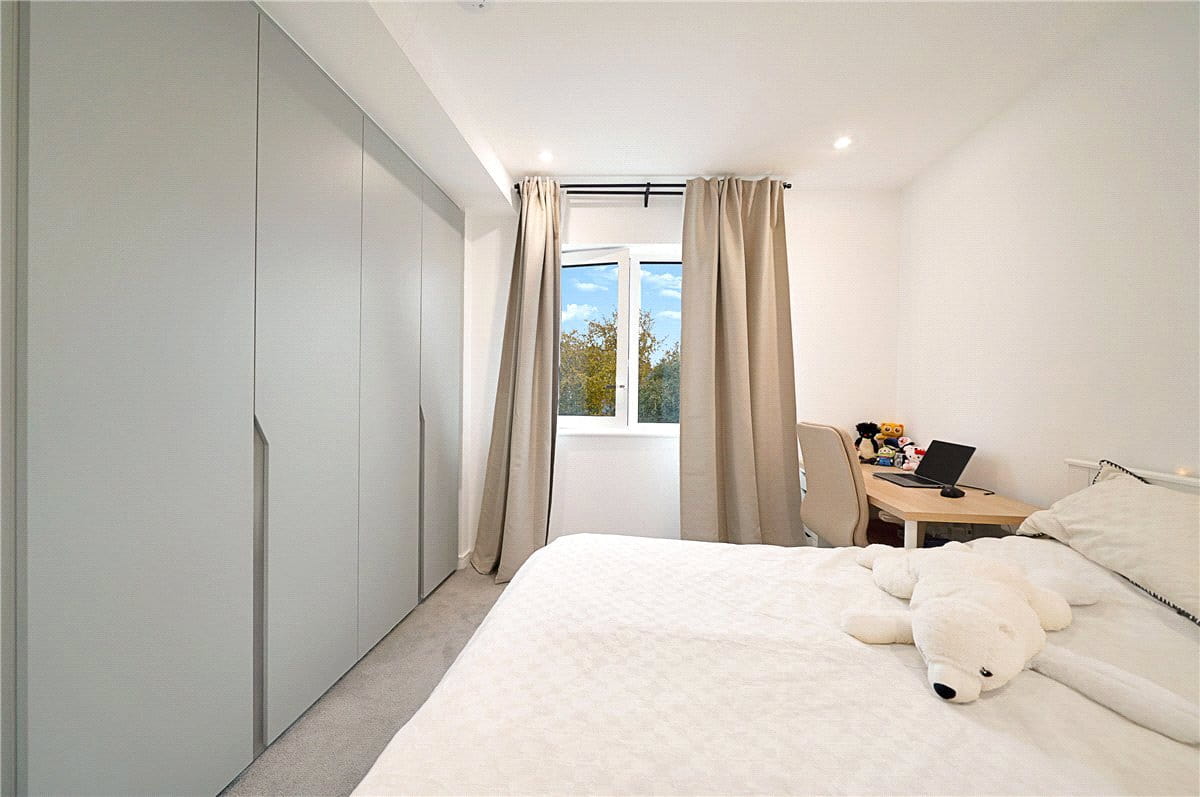 2 bedroom flat, Tierney Lane, London W6 - Available