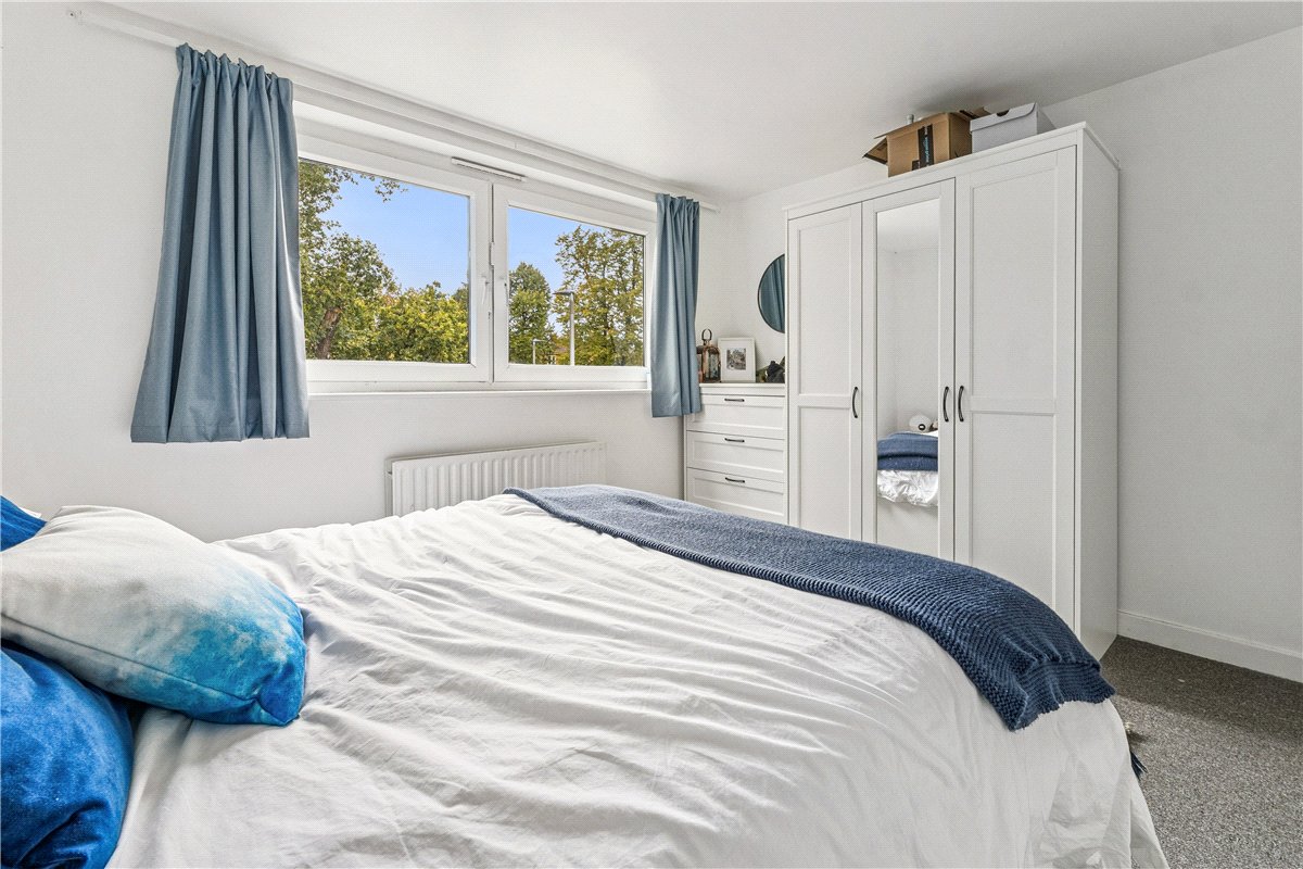 2 bedroom flat, Victoria Drive, London SW19 - Available