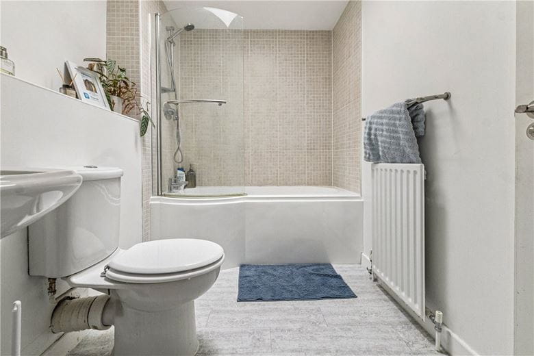 2 bedroom flat, Victoria Drive, London SW19 - Available