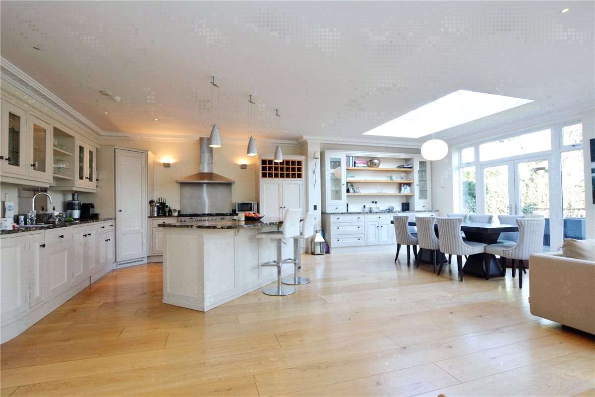 5 bedroom house, Belgrave Road, Barnes SW13 - Available