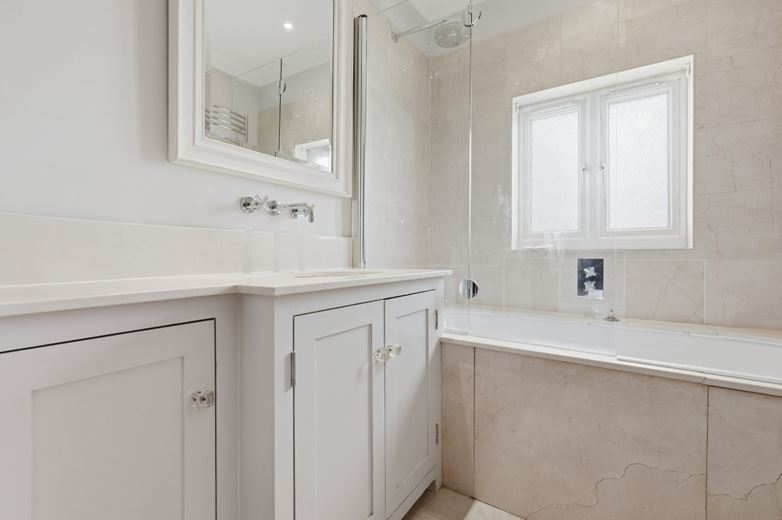 5 bedroom house, Belgrave Road, Barnes SW13 - Available