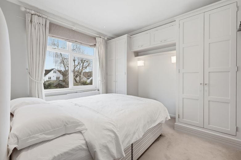 5 bedroom house, Belgrave Road, Barnes SW13 - Available