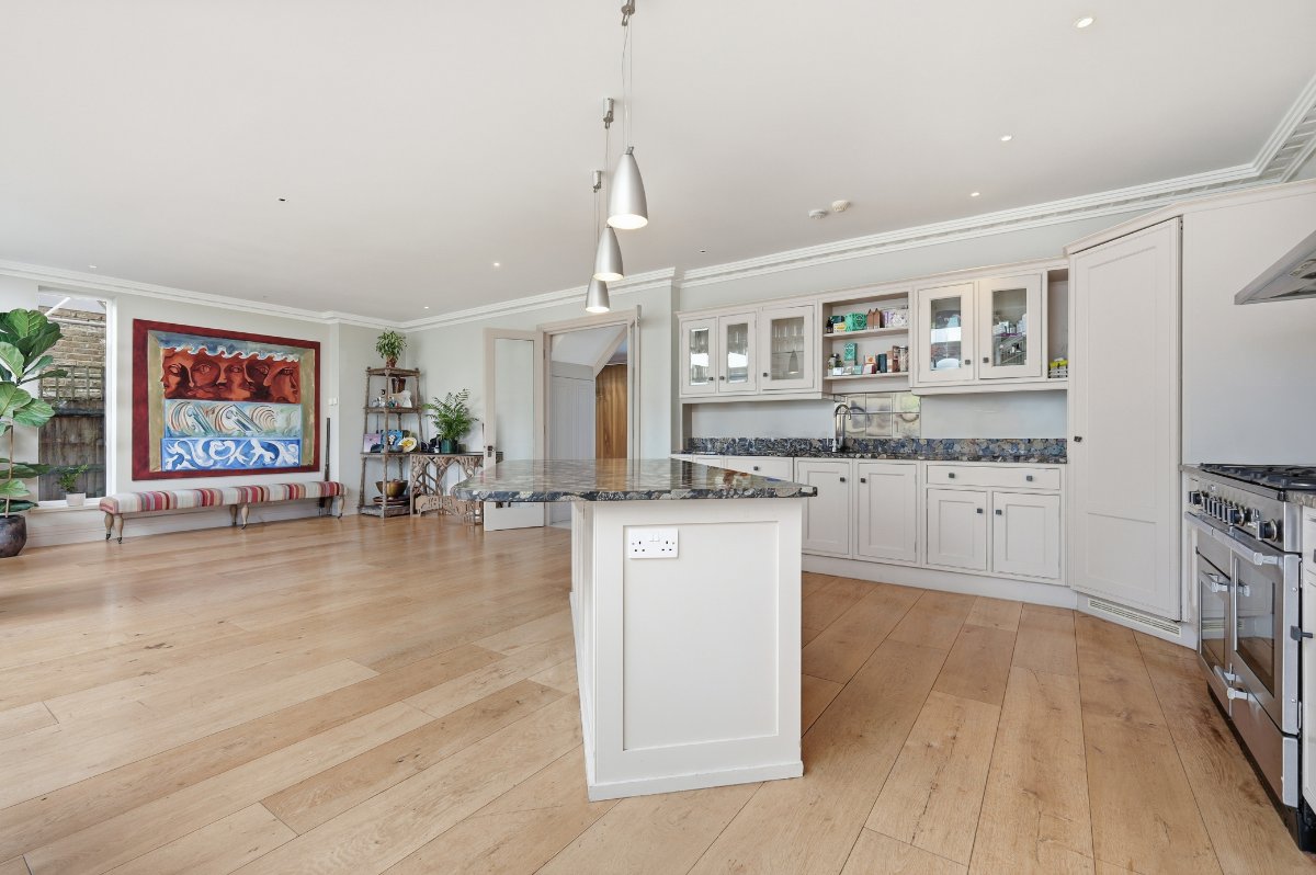 5 bedroom house, Belgrave Road, Barnes SW13 - Available