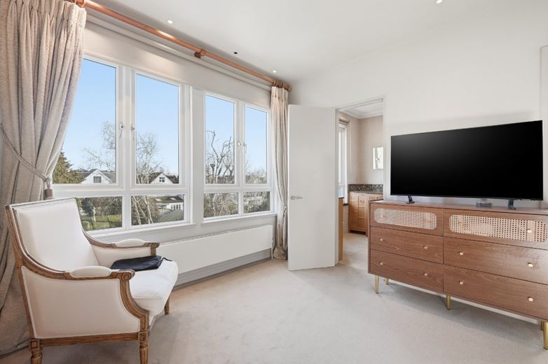 5 bedroom house, Belgrave Road, Barnes SW13 - Available