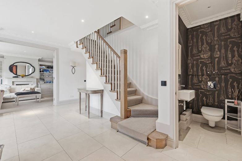5 bedroom house, Belgrave Road, Barnes SW13 - Available
