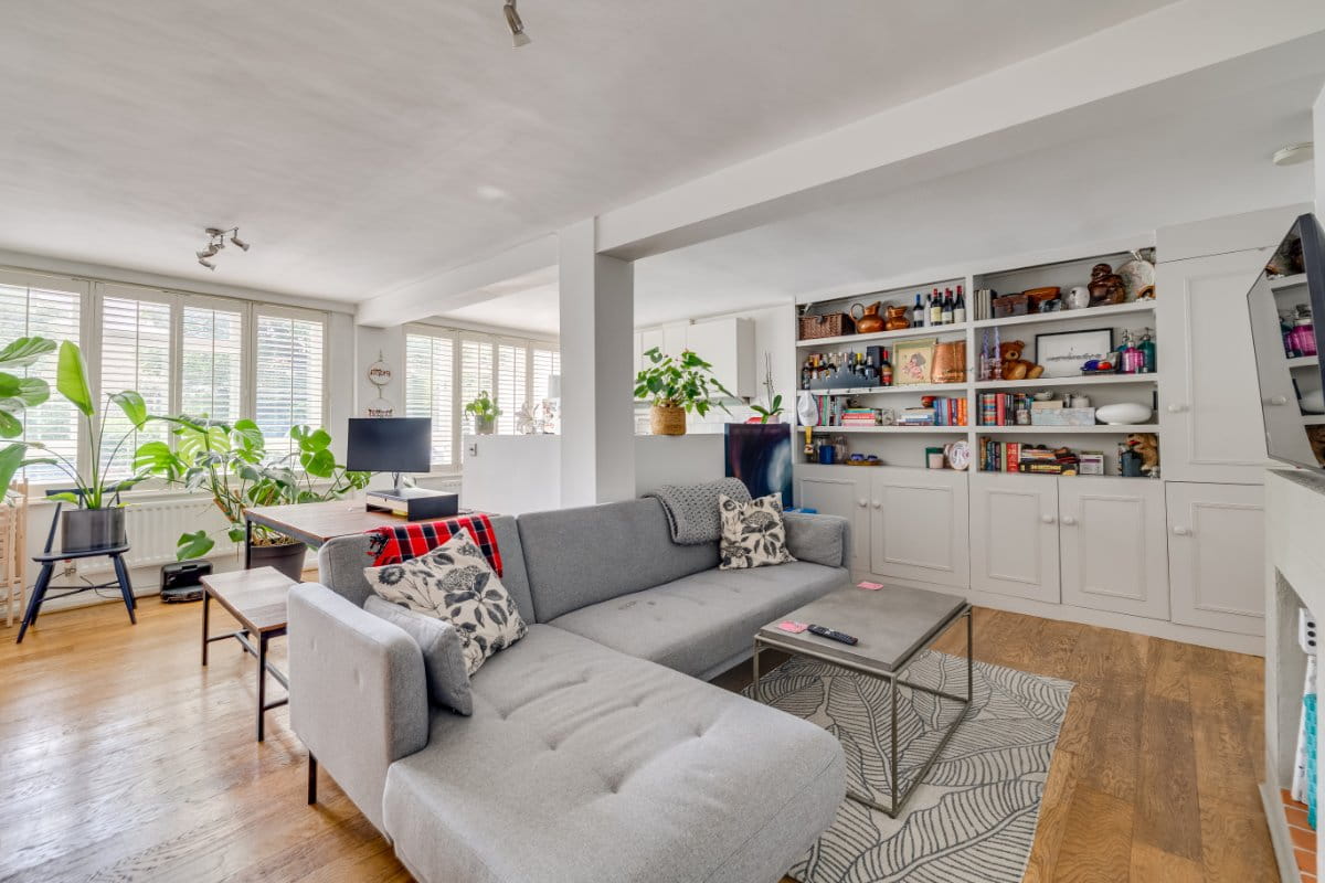 1 bedroom flat, Railway Side, London SW13 - Available