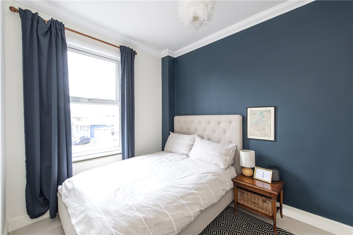2 bedroom house, Lydden Grove, London SW18 - Sold