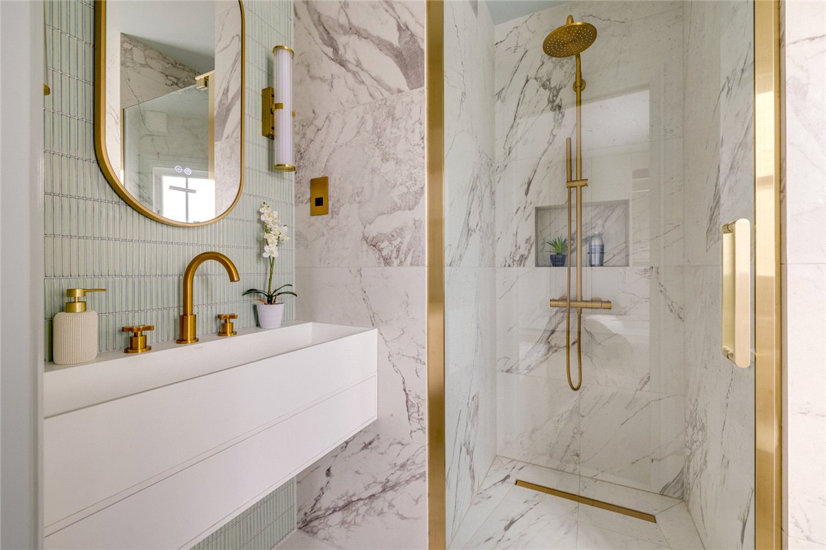 5 bedroom house, Byfeld Gardens, London SW13 - Available