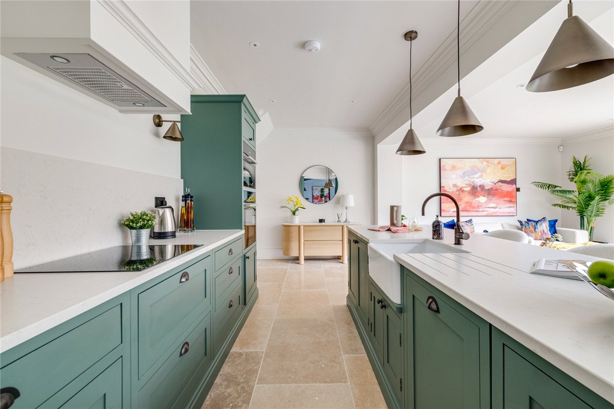 5 bedroom house, Byfeld Gardens, London SW13 - Available