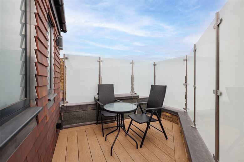 5 bedroom house, Byfeld Gardens, London SW13 - Available