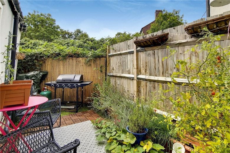 2 bedroom house, Beverley Path, London SW13 - Available