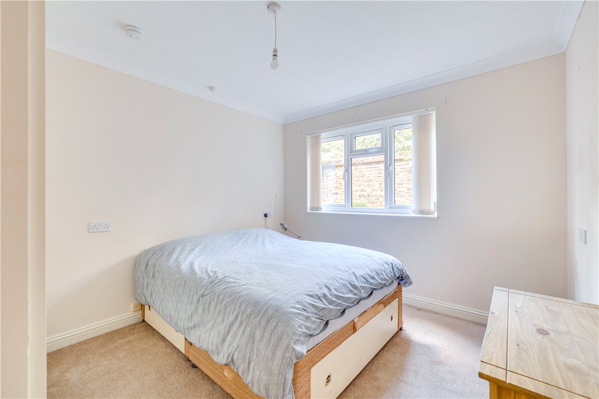 1 bedroom flat, Clarence Lane, London SW15 - Sold STC
