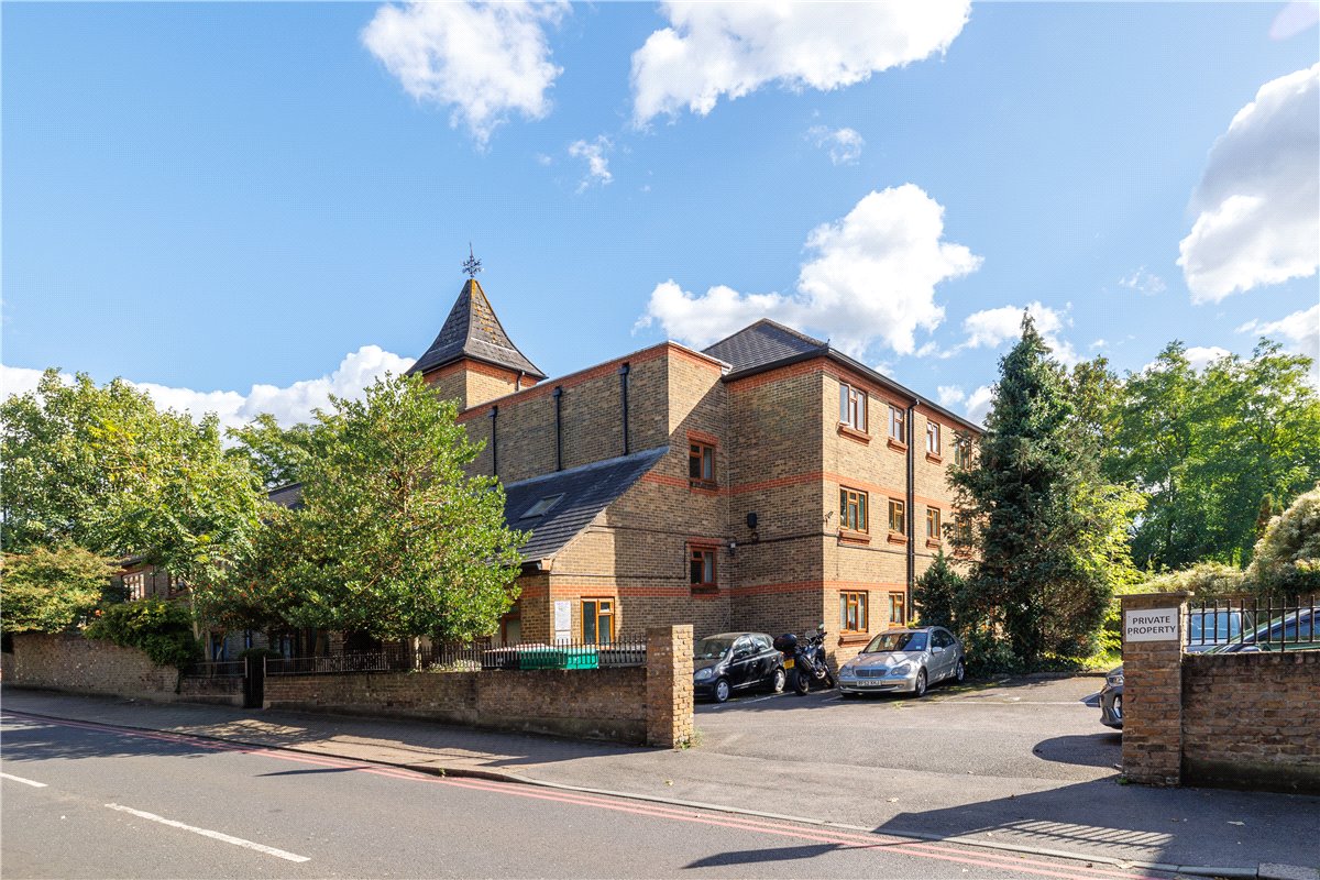 1 bedroom flat, Clarence Lane, London SW15 - Sold STC