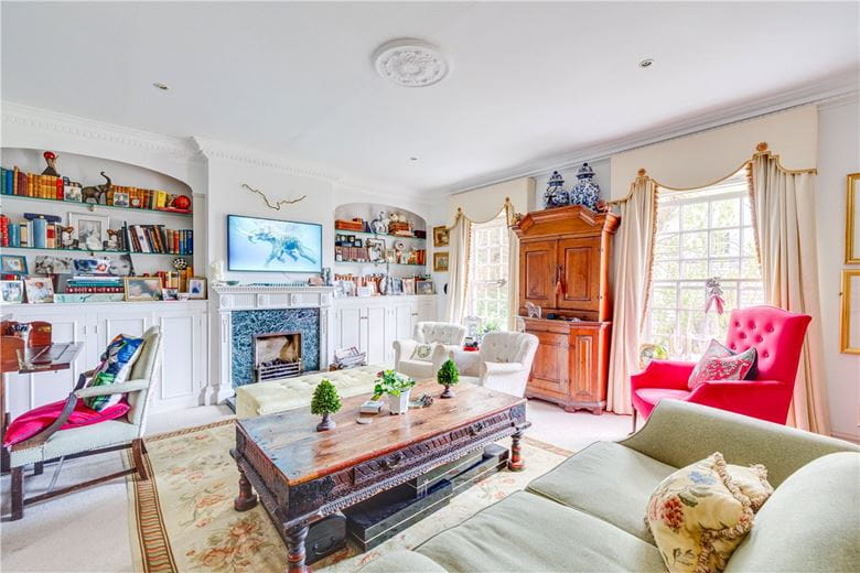 4 bedroom house, Beaufort Close, Putney SW15 - Available