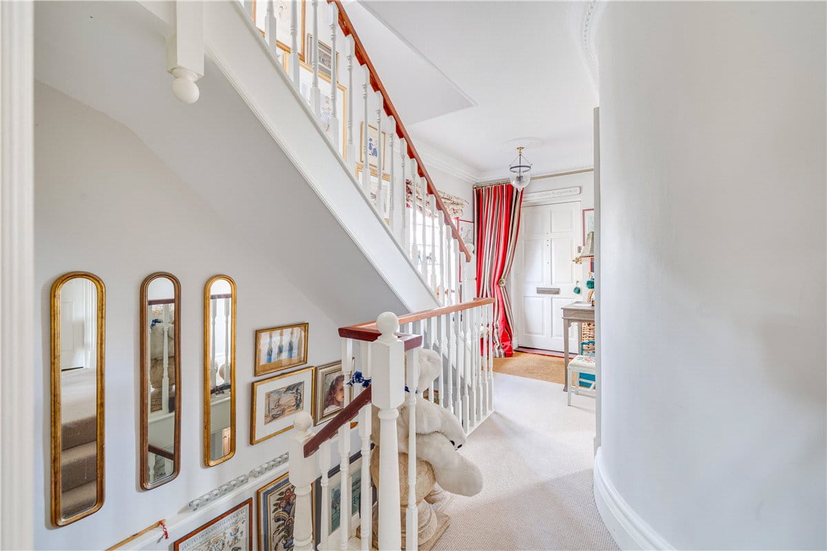 4 bedroom house, Beaufort Close, London SW15 - Available