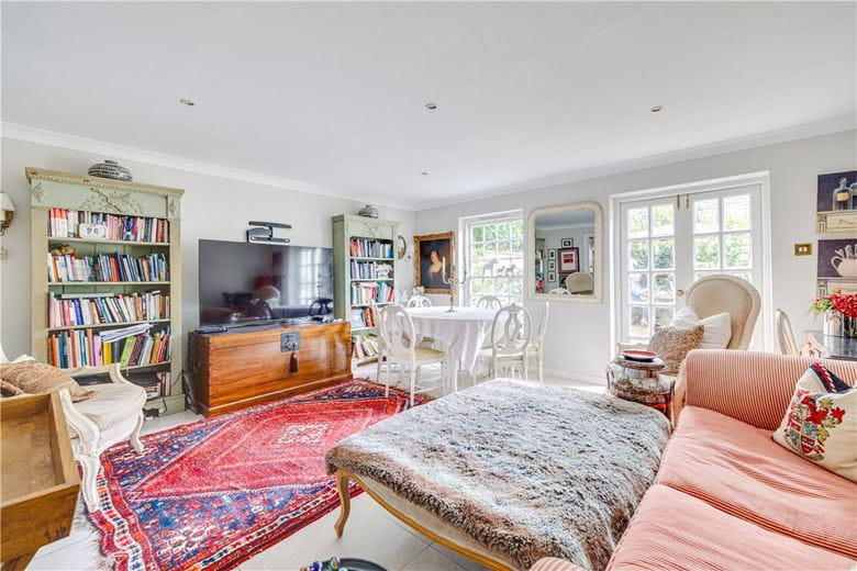 4 bedroom house, Beaufort Close, London SW15 - Available