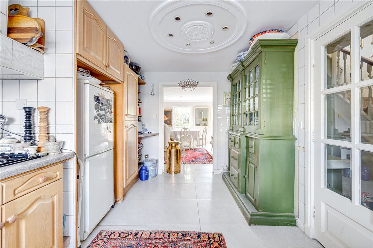 4 bedroom house, Beaufort Close, London SW15 - Available