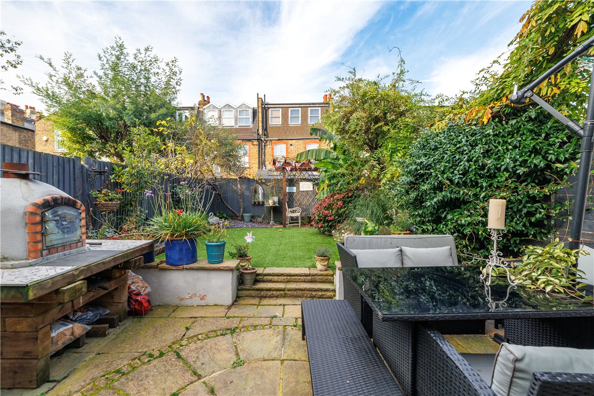 4 bedroom house, Replingham Road, London SW18 - Sold