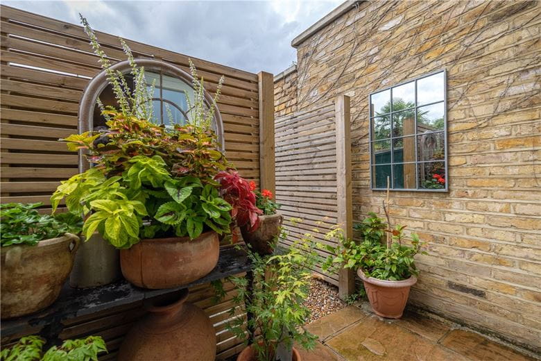 2 bedroom flat, Trentham Street, London SW18 - Sold STC