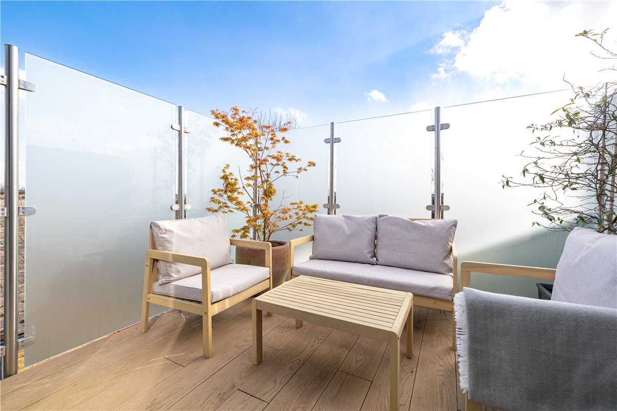 3 bedroom flat, Trentham Street, Wandsworth SW18 - Sold