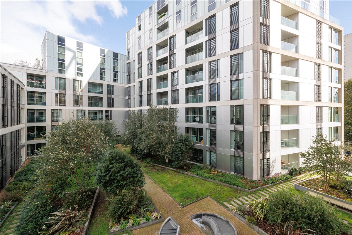 1 bedroom flat, Buckhold Road, London SW18 - Sold