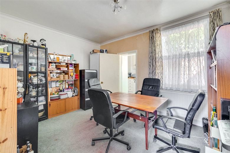 2 bedroom cottage, Archway Street, London SW13 - Available