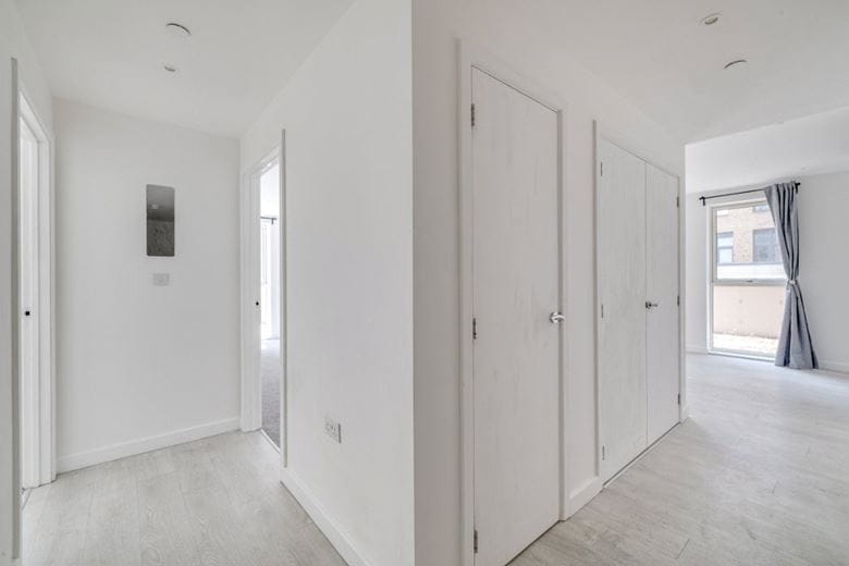 2 bedroom flat, Unity Lane, Hounslow TW3 - Available