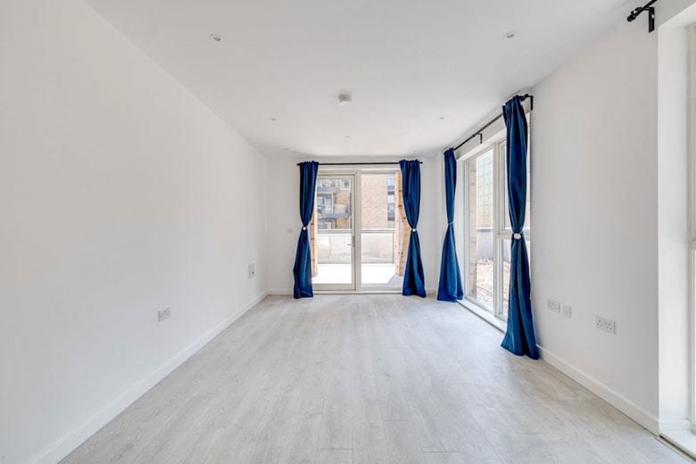 2 bedroom flat, Unity Lane, Hounslow TW3 - Available