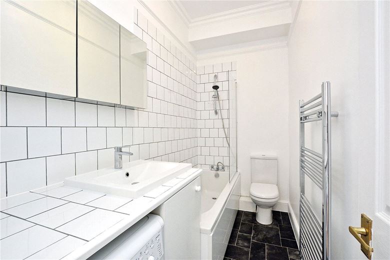 1 bedroom flat, Mortlake High Street, London SW14 - Available