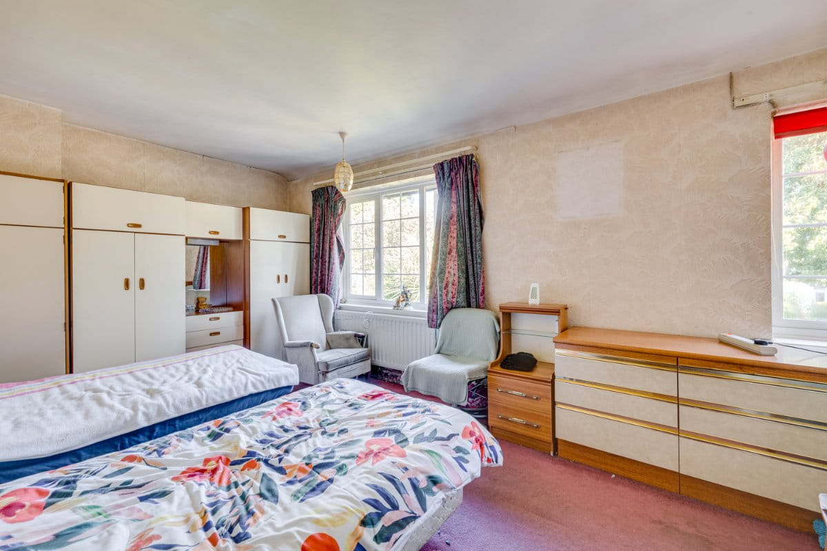 2 bedroom house, Barnes Avenue, London SW13 - Available