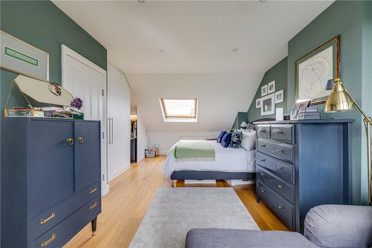 4 bedroom house, Elborough Street, London SW18 - Available