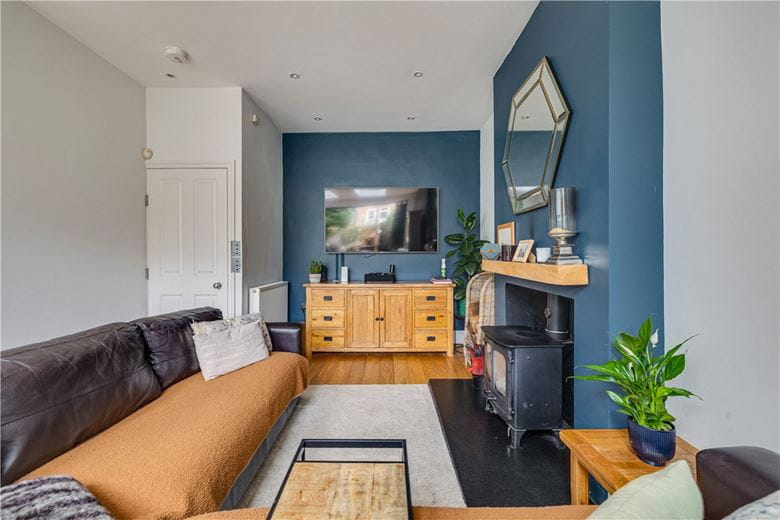 4 bedroom house, Elborough Street, London SW18 - Available