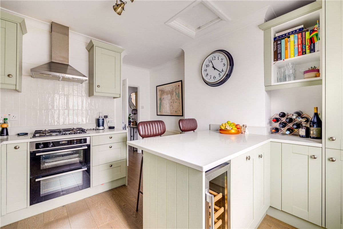 1 bedroom , Merton Road, London SW18 - Available