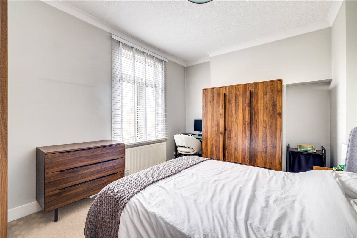 1 bedroom , Merton Road, London SW18 - Available