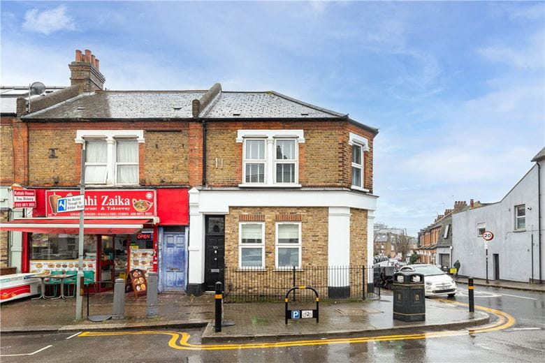 1 bedroom , Merton Road, London SW18 - Available