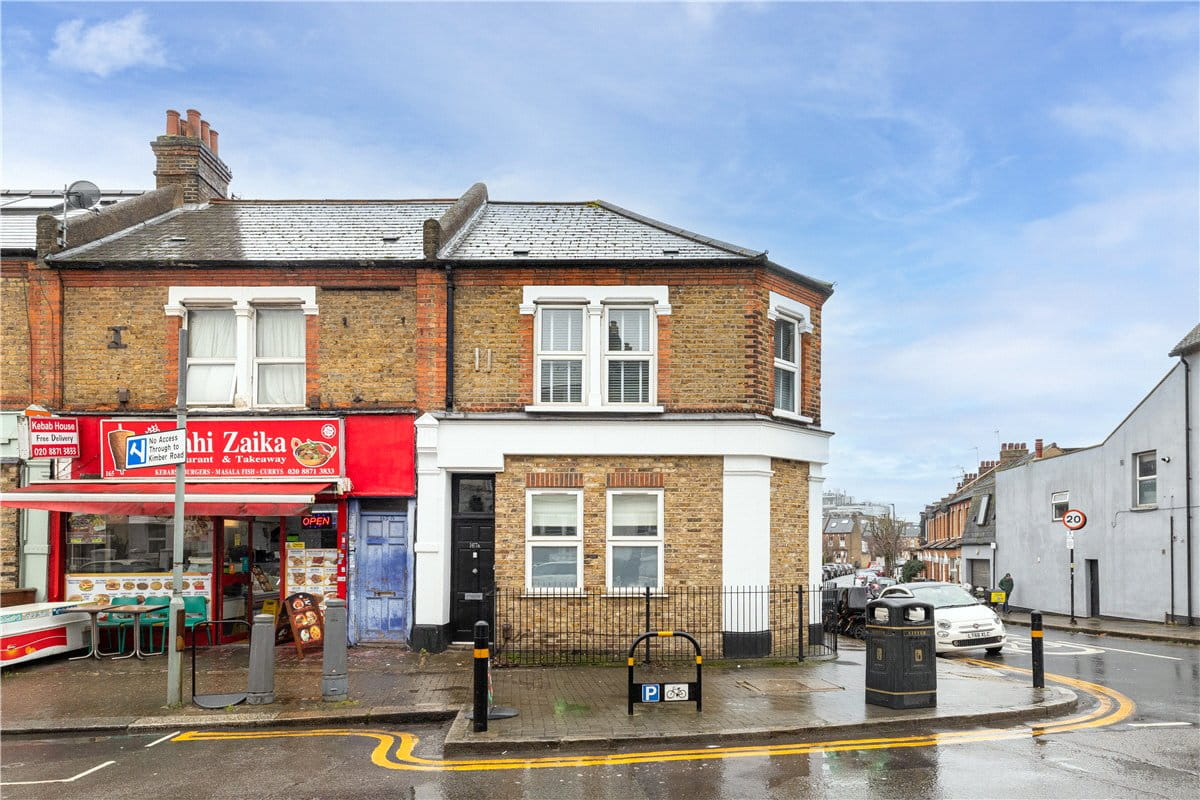 1 bedroom , Merton Road, London SW18 - Available