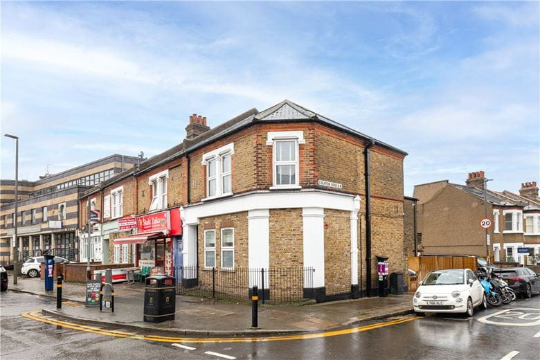 1 bedroom , Merton Road, London SW18 - Available