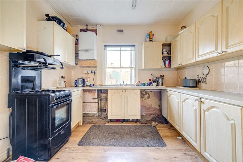 3 bedroom house, Longfield Street, London SW18 - Available