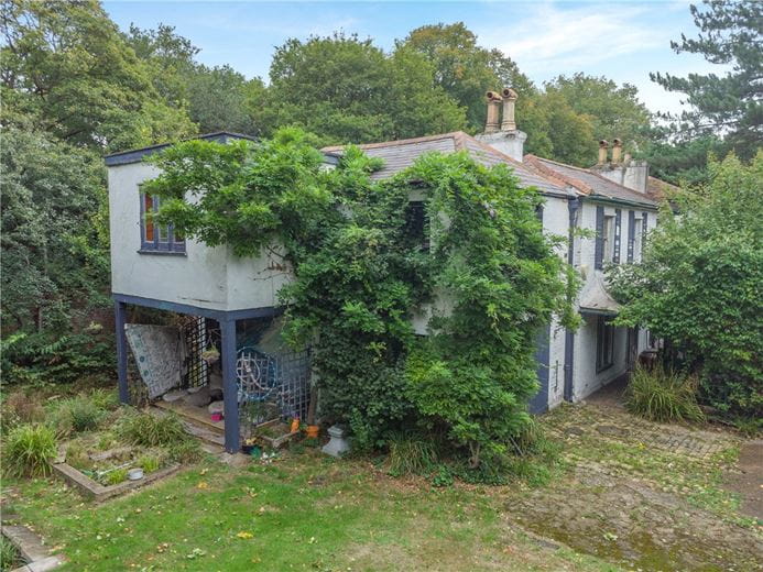 5 bedroom house, Roehampton Vale, London SW15 - Available