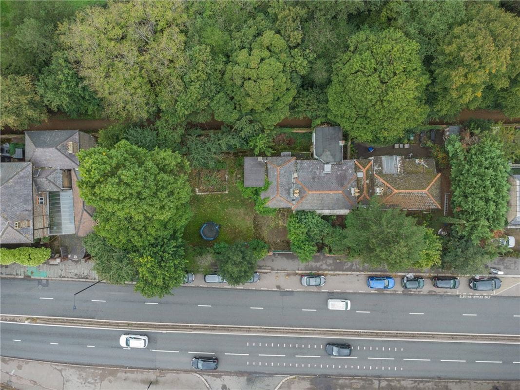  bedroom house, Roehampton Vale, London SW15 - Available