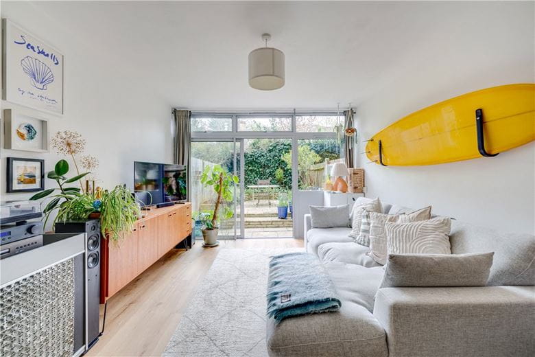 2 bedroom maisonette, Claudia Place, London SW19 - Available