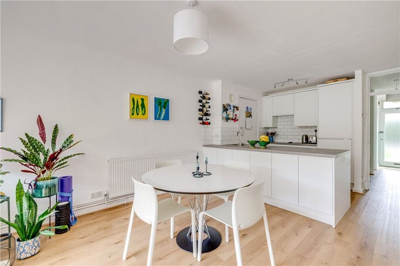 2 bedroom maisonette, Claudia Place, London SW19 - Available