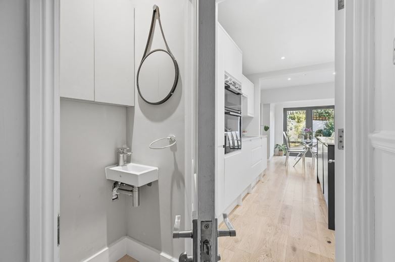 5 bedroom house, Second Avenue, London SW14 - Available