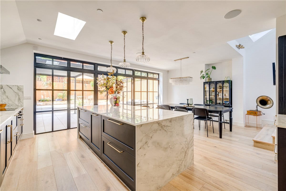 6 bedroom house, Acton Lane, London W4 - Available