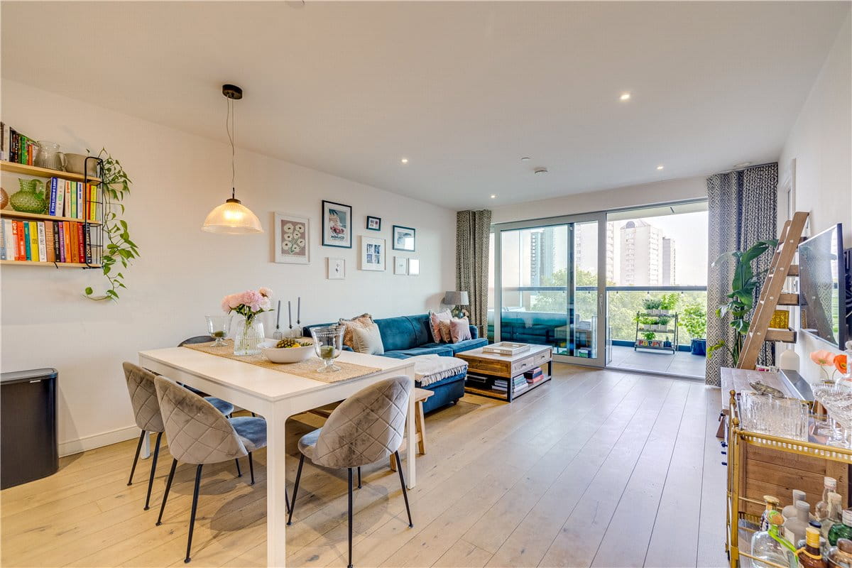 1 bedroom flat, Buckhold Road, London SW18 - Available