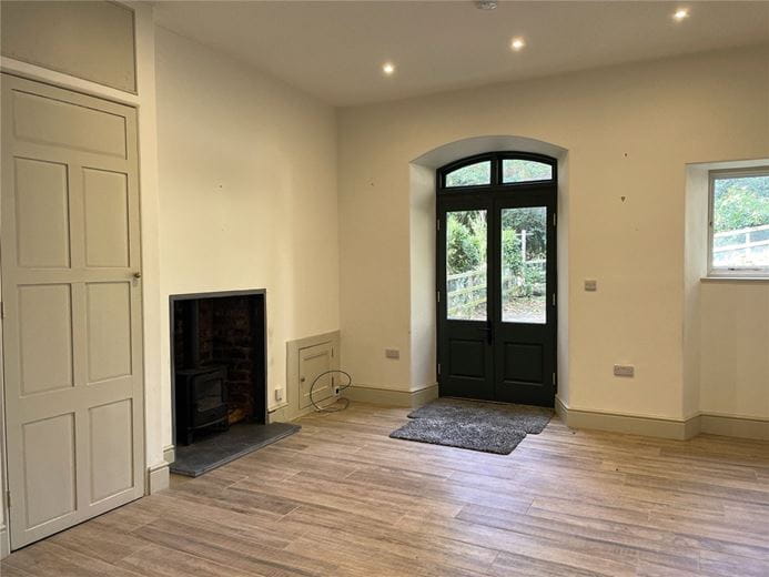 3 bedroom house, Bodnant, Tal-Y-Cafn LL28 - Available