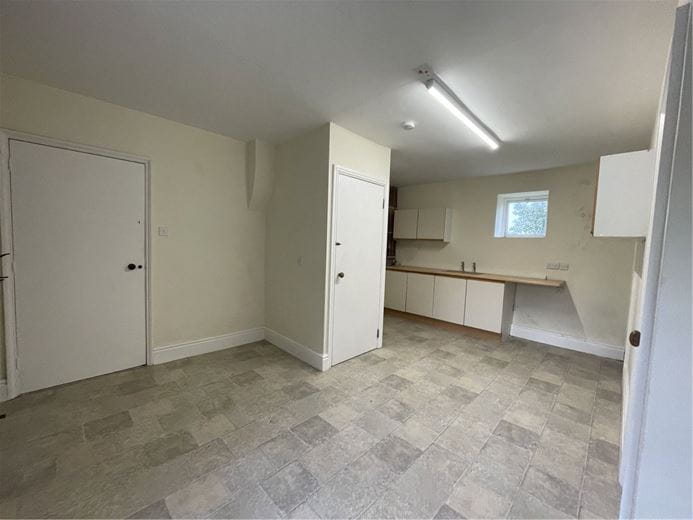 6 bedroom , Chirk, Wrexham LL14 - Available