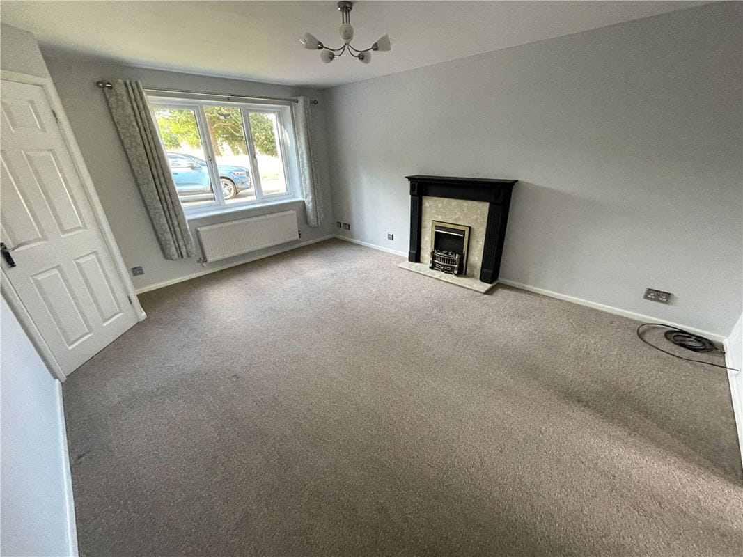 3 bedroom house, Leasows Park, Shawbury SY4 - Available